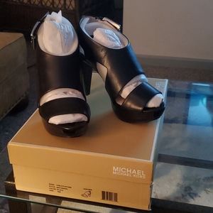 Brand new Michael Kros heel Carla Platform